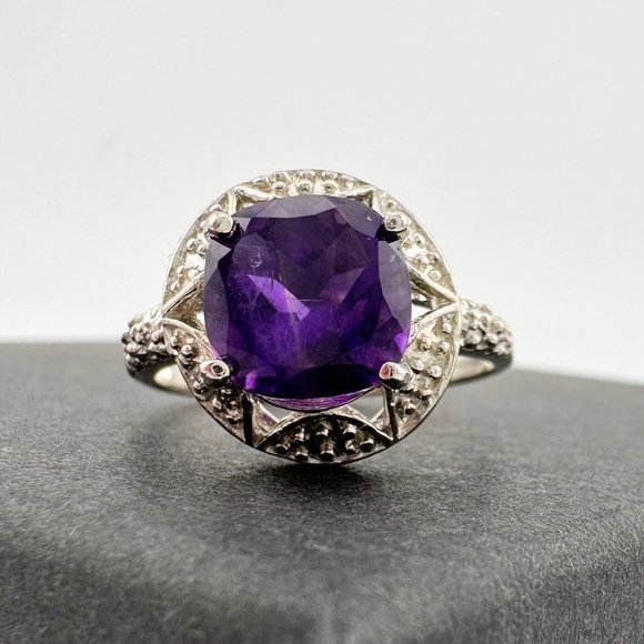 Beautiful Dark Purple Amethyst and Diamond Accent Ring - Sterling Silver Size 7. - Picture 16 of 16